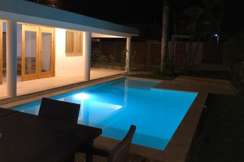 Seahorse Retreat Playa Bonita Hotel Лас Теренас Екстериор снимка